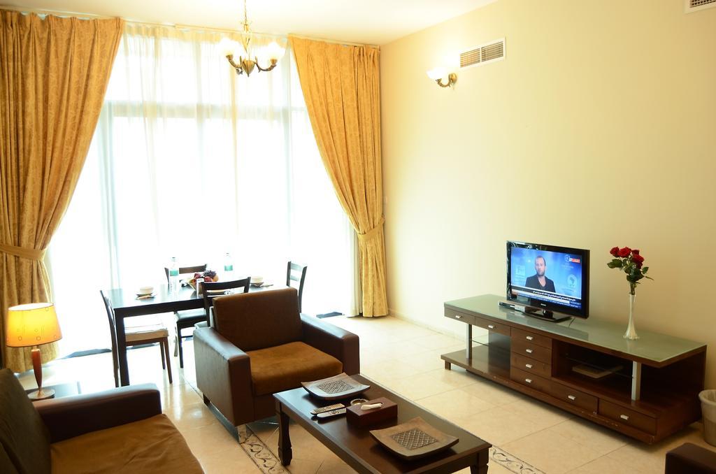 Arcadia Hotel Suites Sharjah Exterior photo